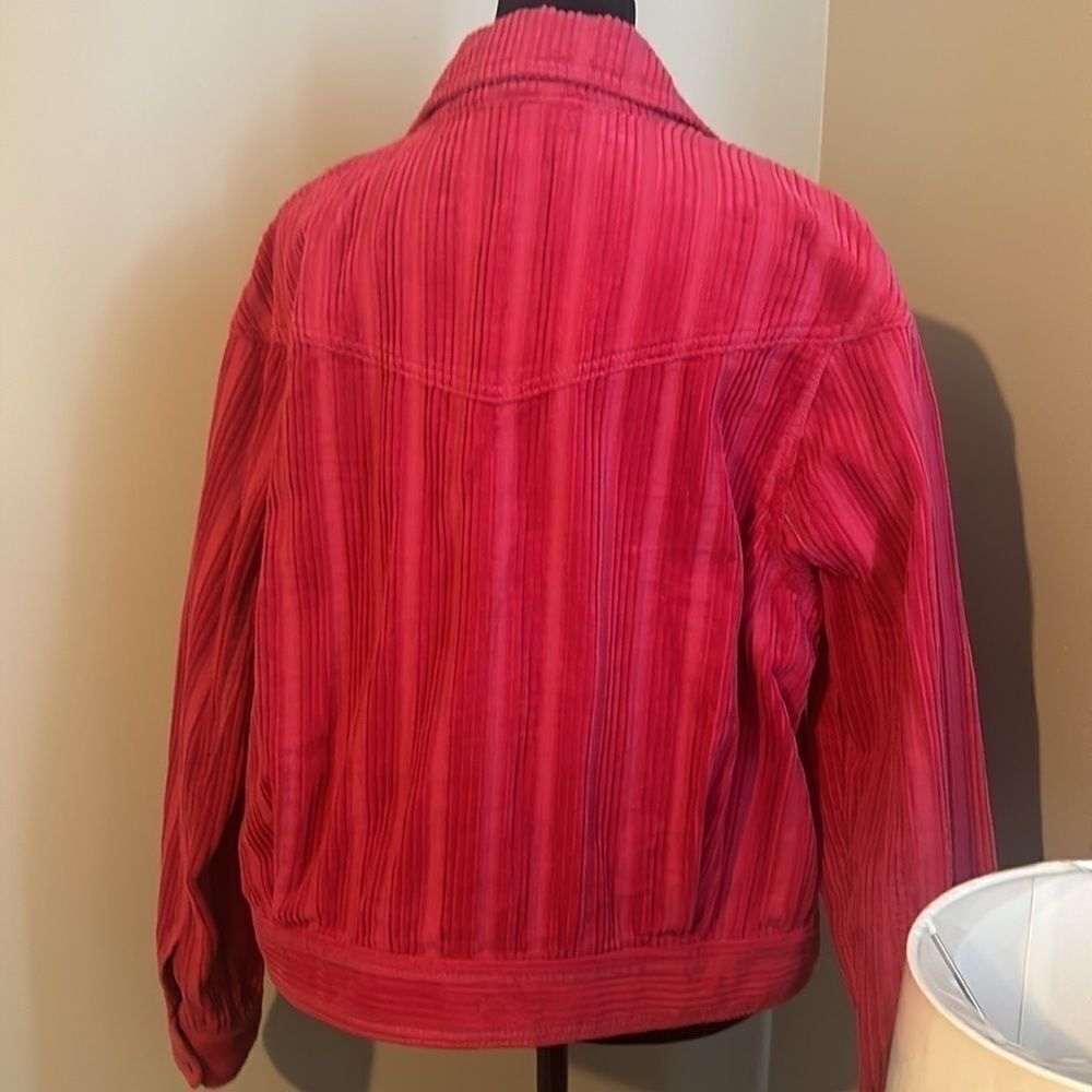 Cabi blazer women’s small
Style 4124
A - Picture 8 of 10